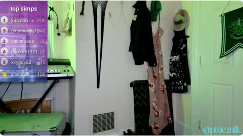 Snapshot of pixie_milk chatting on 01/24/25, 05:42 jae online show from 01/24/25, 05:42