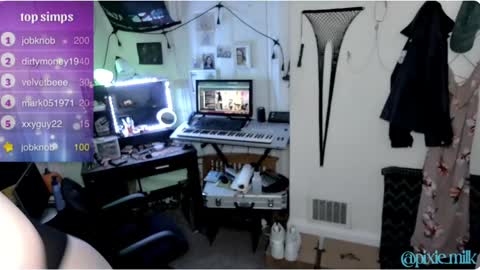 Snapshot of pixie_milk chatting on 01/30/25, 05:09 jae online show from 01/30/25, 05:09