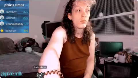 Snapshot of pixie_milk chatting on 02/26/25, 02:37 jae online show from 02/26/25, 02:37