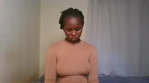 Snapshot of pixie_roman chatting on 02/08/25, 01:01 Majesty online show from 02/08/25, 01:01