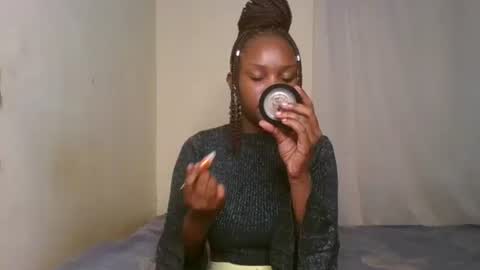 Snapshot of pixie_roman chatting on 02/27/25, 03:14 Majesty online show from 02/27/25, 03:14