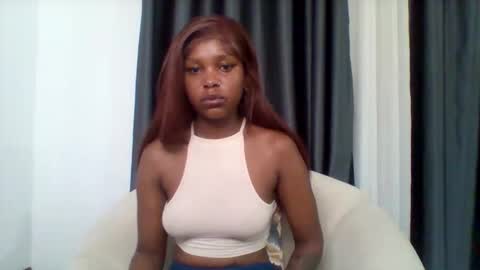 Snapshot of pixie_roman chatting on 11/18/25, 02:28 Majesty online show from 11/18/25, 02:28