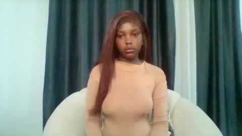 Snapshot of pixie_roman chatting on 11/20/25, 01:39 Majesty online show from 11/20/25, 01:39