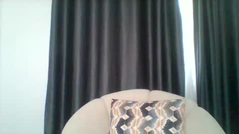 Snapshot of pixie_roman chatting on 11/23/25, 08:14 Majesty online show from 11/23/25, 08:14