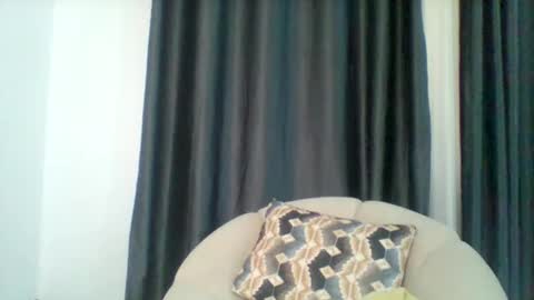 Snapshot of pixie_roman chatting on 11/24/25, 03:17 Majesty online show from 11/24/25, 03:17