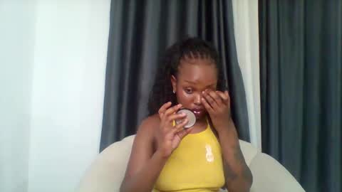 Snapshot of pixie_roman chatting on 11/25/25, 06:41 Majesty online show from 11/25/25, 06:41