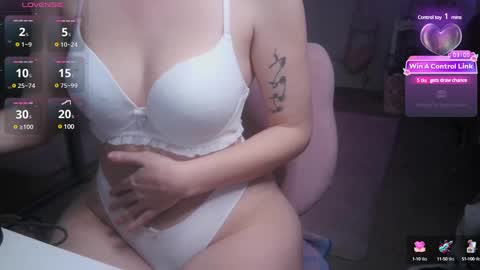 Snapshot of pixiebunnie_x chatting on 02/21/25, 12:16 Pixie online show from 02/21/25, 12:16