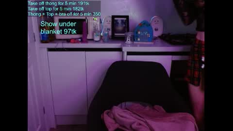 pixiehole4u online show from 10/22/25, 11:26