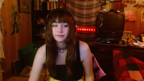 Snapshot of pixinun chatting on 01/22/25, 02:26 Izzy online show from 01/22/25, 02:26
