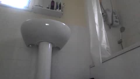 Snapshot of pj1991uk chatting on 02/10/25, 04:14 9 BTN UK online show from 02/10/25, 04:14
