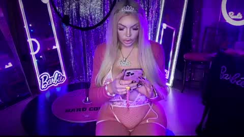 Snapshot of plasticfuckdoll chatting on 12/21/24, 01:58 Dumb bimbo fuck doll online show from 12/21/24, 01:58
