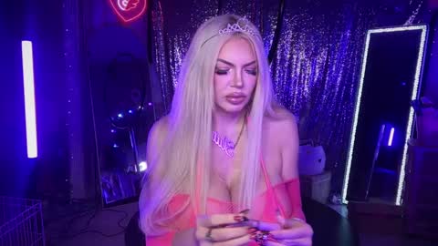 Snapshot of plasticfuckdoll chatting on 09/12/25, 12:00 Dumb bimbo fuck doll online show from 09/12/25, 12:00
