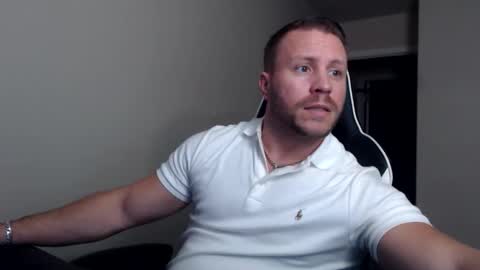 Snapshot of player2pawns chatting on 10/16/25, 12:11 Player online show from 10/16/25, 12:11