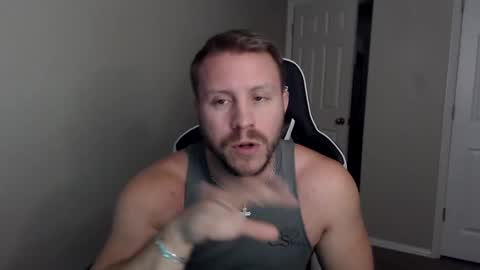 Snapshot of player2pawns chatting on 10/24/25, 05:42 Player online show from 10/24/25, 05:42