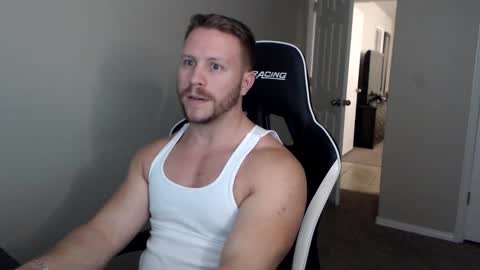 Snapshot of player2pawns chatting on 11/10/25, 01:32 Player online show from 11/10/25, 01:32