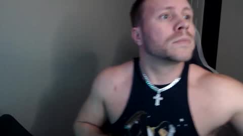 Snapshot of player2pawns chatting on 11/14/25, 10:03 Player online show from 11/14/25, 10:03