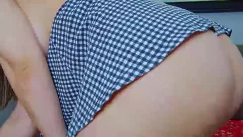 Snapshot of playful_hottiex chatting on 01/03/25, 10:52 Hottie online show from 01/03/25, 10:52