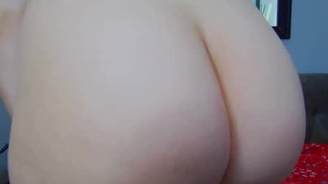 Snapshot of playful_hottiex chatting on 02/05/25, 06:24 Hottie online show from 02/05/25, 06:24