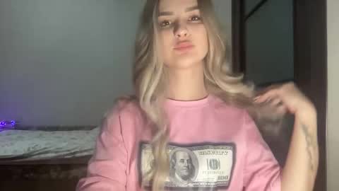 Mia online show from 11/03/25, 07:37