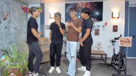   online show from 10/28/25, 11:07