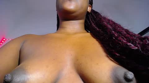 Snapshot of pleassing_ebonny chatting on 01/08/25, 07:13 CHARLOTTE online show from 01/08/25, 07:13
