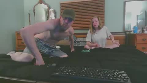 Snapshot of pleasurepraxis chatting on 11/22/25, 10:25 pleasurepraxis online show from 11/22/25, 10:25