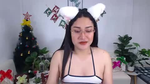 Ploysai online show from 12/25/24, 10:59