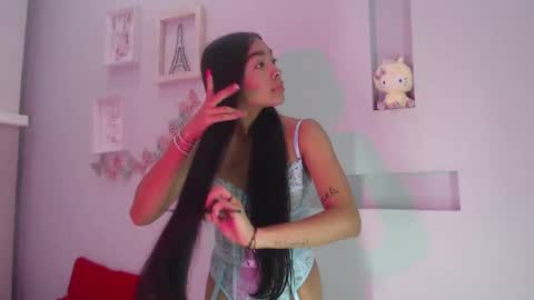 Snapshot of pocahontas_moon chatting on 09/23/25, 01:36 Pocahontas online show from 09/23/25, 01:36