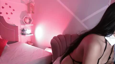 Snapshot of pocahontas_moon chatting on 11/07/25, 11:21 Pocahontas online show from 11/07/25, 11:21