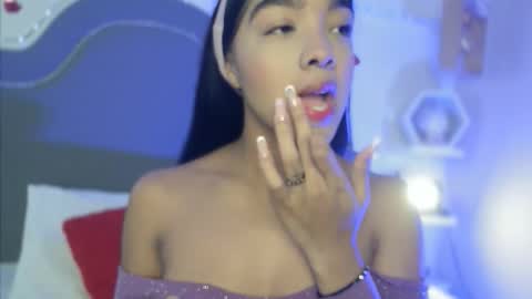 Snapshot of pocahontas_moon chatting on 11/13/25, 11:31 Pocahontas online show from 11/13/25, 11:31