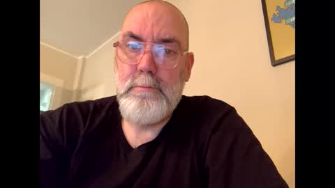 Snapshot of poeticdaddy chatting on 09/19/25, 01:01 poeticdaddy online show from 09/19/25, 01:01