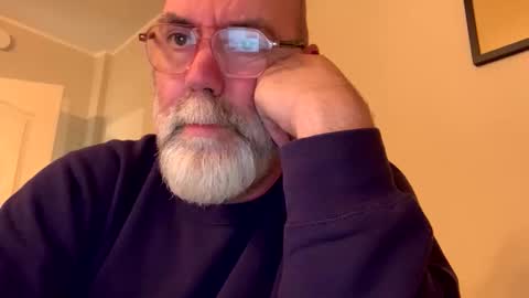Snapshot of poeticdaddy chatting on 09/26/25, 10:19 poeticdaddy online show from 09/26/25, 10:19