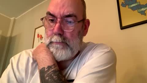 Snapshot of poeticdaddy chatting on 10/17/25, 11:35 poeticdaddy online show from 10/17/25, 11:35