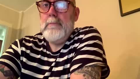 Snapshot of poeticdaddy chatting on 10/24/25, 11:06 poeticdaddy online show from 10/24/25, 11:06