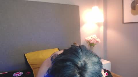Snapshot of poison__luna chatting on 01/04/25, 11:17 Luna online show from 01/04/25, 11:17
