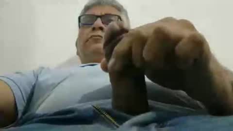 poli online show from 11/14/25, 01:10