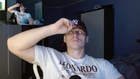 Poliglot online show from 10/30/25, 12:17