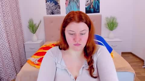 Snapshot of polinasallivan chatting on 12/18/24, 08:20 Polina online show from 12/18/24, 08:20