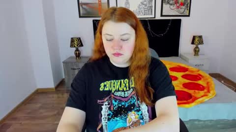 Snapshot of polinasallivan chatting on 01/12/25, 07:53 Polina online show from 01/12/25, 07:53