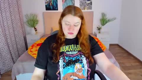 Snapshot of polinasallivan chatting on 01/13/25, 07:54 Polina online show from 01/13/25, 07:54