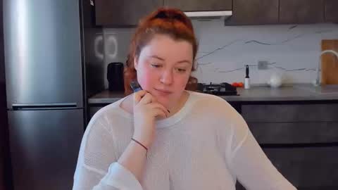 Snapshot of polinasallivan chatting on 02/17/25, 01:42 Polina online show from 02/17/25, 01:42
