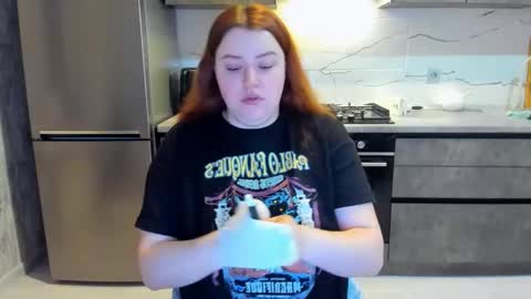 Snapshot of polinasallivan chatting on 02/20/25, 07:19 Polina online show from 02/20/25, 07:19