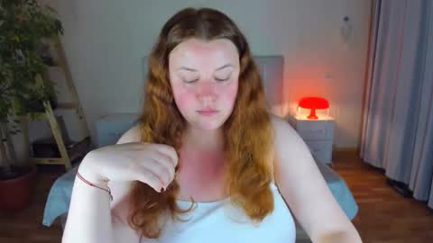 Snapshot of polinasallivan chatting on 09/22/25, 04:53 Polina online show from 09/22/25, 04:53