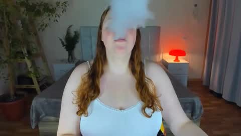 Snapshot of polinasallivan chatting on 10/03/25, 05:32 Polina online show from 10/03/25, 05:32