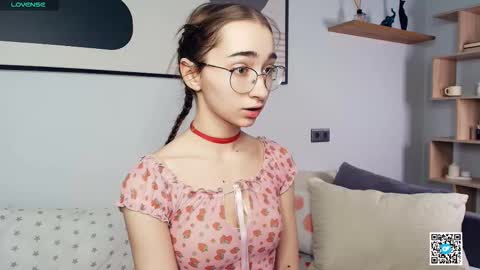 Polly online show from 10/07/25, 07:49