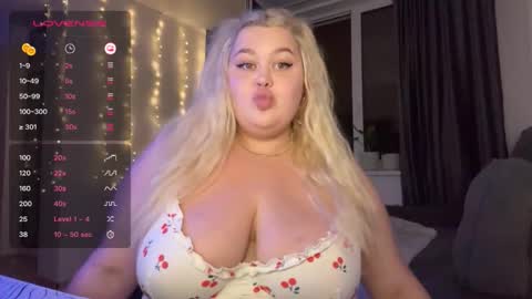 Snapshot of polly_cuteee chatting on 09/08/25, 07:57 polly_cuteee online show from 09/08/25, 07:57