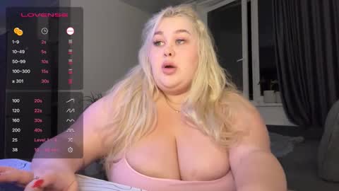 Snapshot of polly_cuteee chatting on 10/21/25, 07:14 polly_cuteee online show from 10/21/25, 07:14