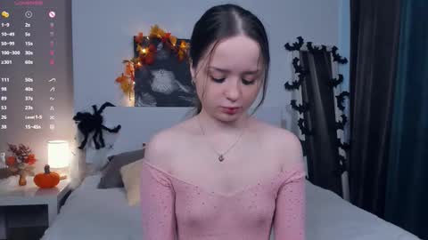 Snapshot of polly_dollie_ chatting on 10/17/25, 09:12 Renet online show from 10/17/25, 09:12