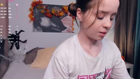 Snapshot of polly_dollie_ chatting on 10/19/25, 09:10 Renet online show from 10/19/25, 09:10