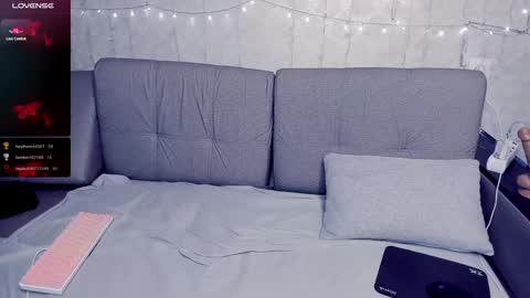 Snapshot of polly_wow chatting on 01/23/25, 01:35 Polly online show from 01/23/25, 01:35